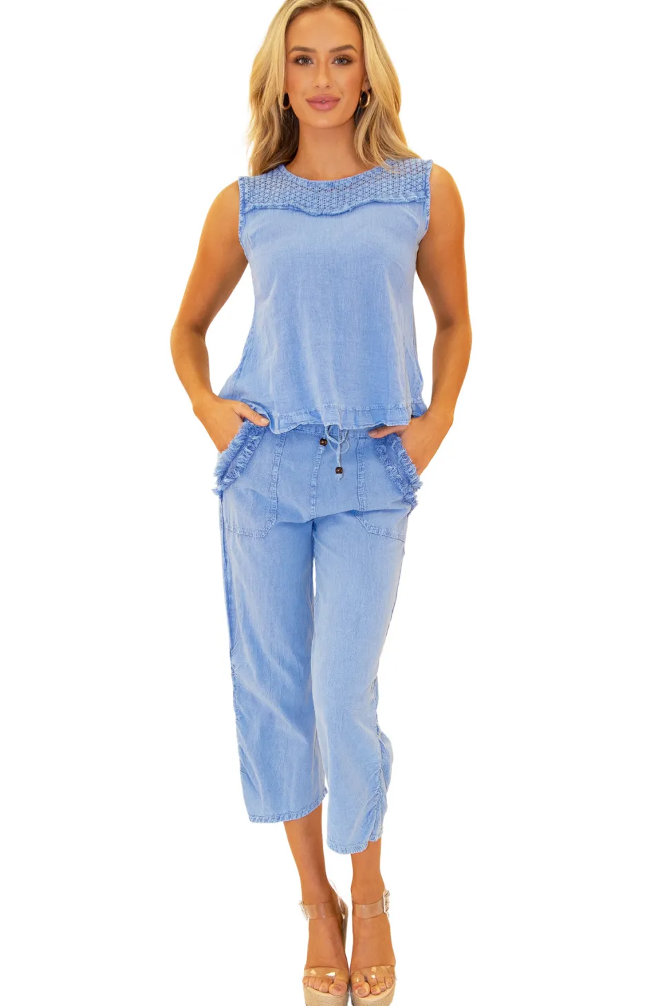 alba_sleeveless_blouse_2.webp Alba' Sleeveless Blouse
