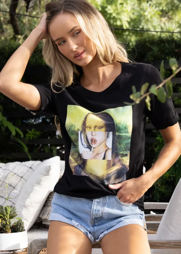 Modern Monalisa' Graphic Tee