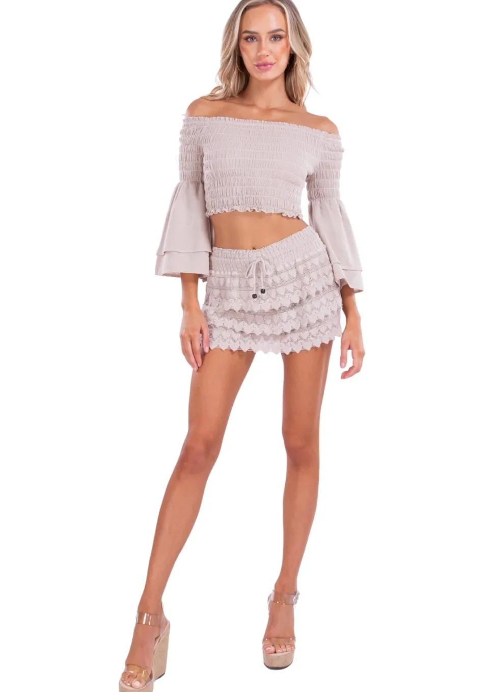 polly_tiered_crochet_skor_1.webp Polly' Tiered Crochet Skort
